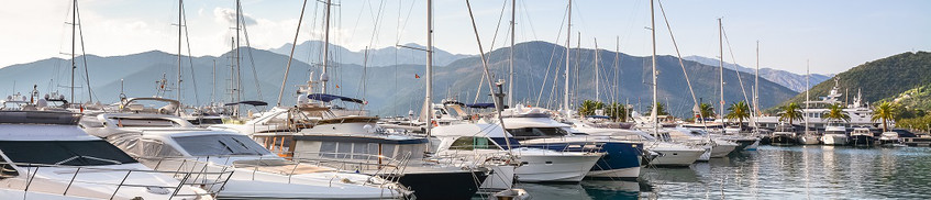 Bootshaftpflicht: Boote im Hafen vor Bergen