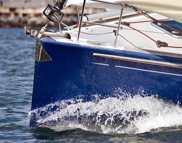 Bootsversicherung: Segelboot auf dem Törn