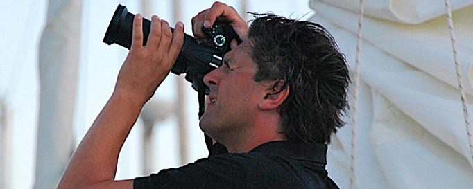 Markus Silbergasser beim Fotografieren an Bord