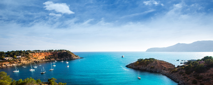 Segeln Balearen: Felsige Bucht