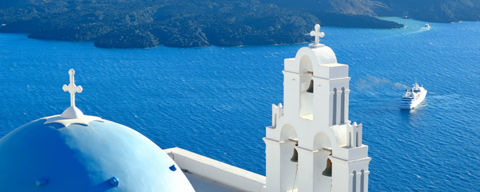 Segeln Griechenland: Kapelle vor blauem Meer